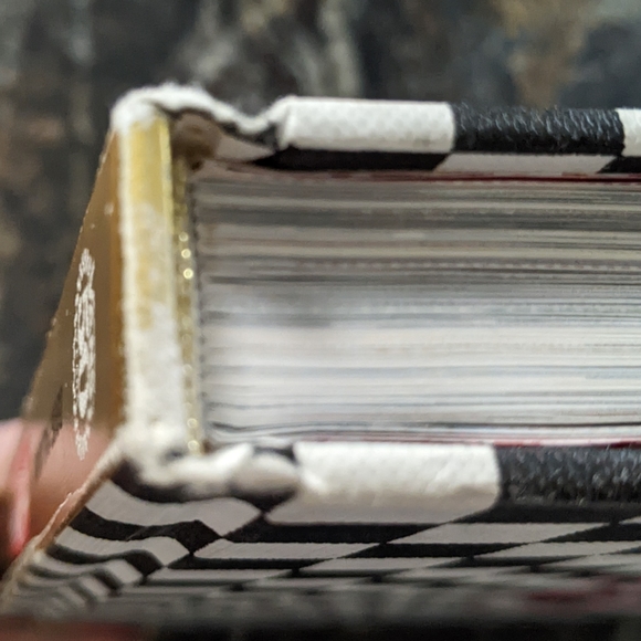 Vans "Off the Wall" Hard cover Book - used - good condition - Picture 9 of 10